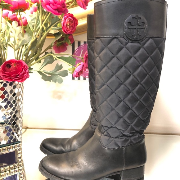 TORY BURCH Black Leather Quilted Boots - Picture 7 of 8